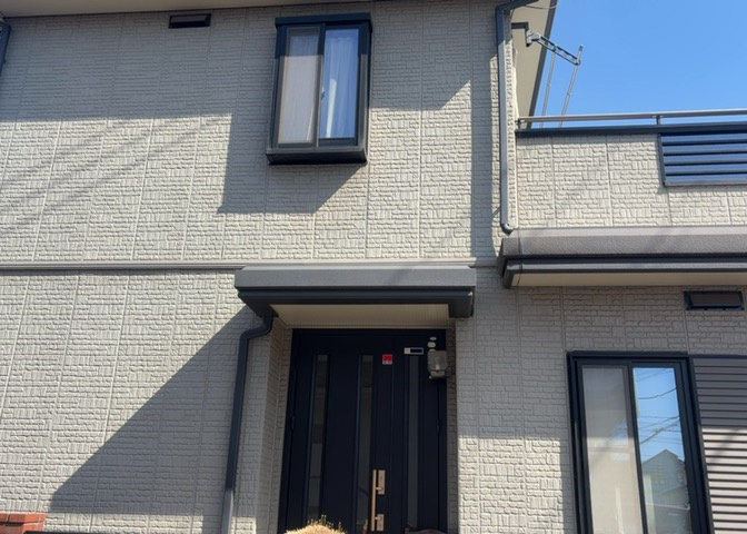 木造住宅とは土台、壁、柱など建築物の強度を支える構造体の材に木が使用されている構造を指します。構造体は建物の自重を支えるだけではなく風圧や水圧、積裁荷重などあらゆる衝撃に耐えるための基礎です。
