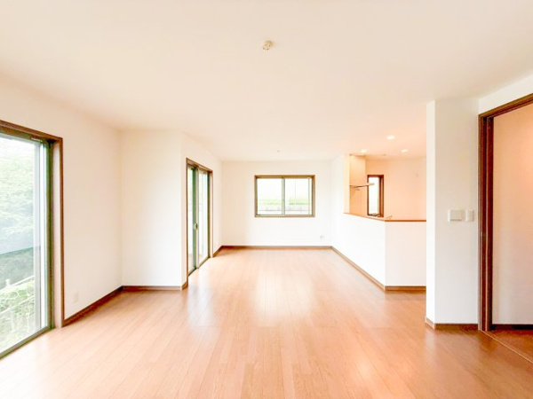 【川崎市高津区上作延 8号棟の居間】