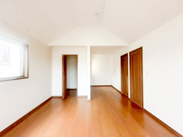 【川崎市高津区上作延　8号棟の洋室】