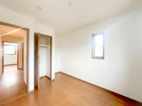 【川崎市高津区上作延 8号棟の洋室】