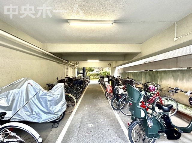 【自転車置き場】最新の空き状況や費用などの詳細は担当スタッフまでお問い合わせください。