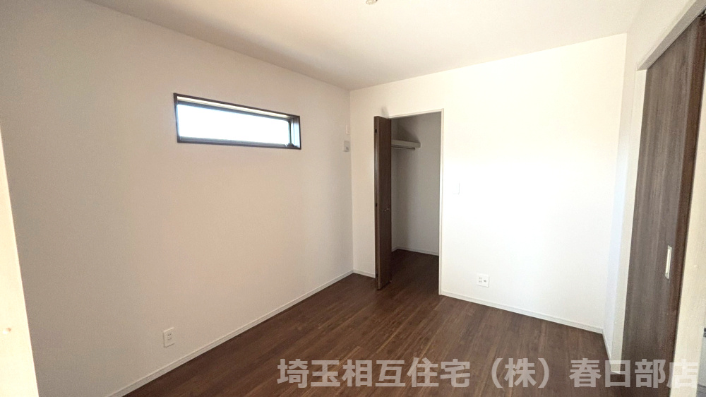 5．25帖　洋室　全居室に収納があり空間を広くお使いいただけます。