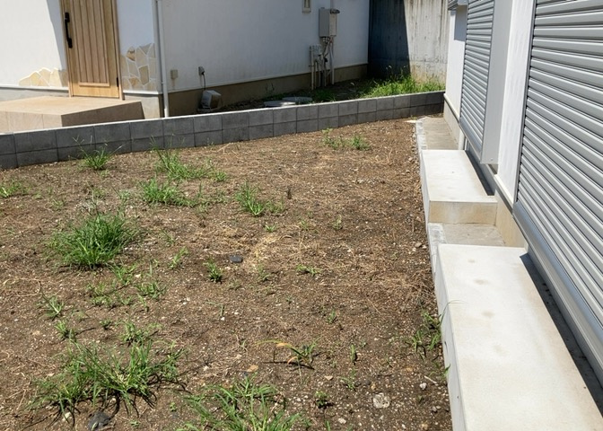 庭があることでガーデニングや家庭菜園はもちろん、こどもの遊び場やペットを放して遊ぶことができます。また、家の周囲に余裕があるということです。隣地との間があれば、十分な日当たりと、風通しが確保できます。
