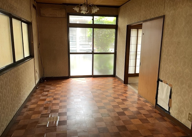 L型アイランドタイプは、キッチンからダイニングにもリビングにも目が行き届くので、とても使いやすい配置です。L字型独立タイプは、キッチンを独立させてるためLDKというよりもLDといった様なイメージです。