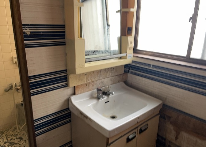 洗面化粧台では顔を洗ったり、身だしなみを整えることが本来の使い方ですが、用途によっては洗面化粧台に求められる機能が違ってくるため、ご自身や家族のライフスタイルに合ったものを選ぶことをおすすめ致します。