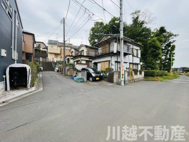 前面道路含む現地写真です