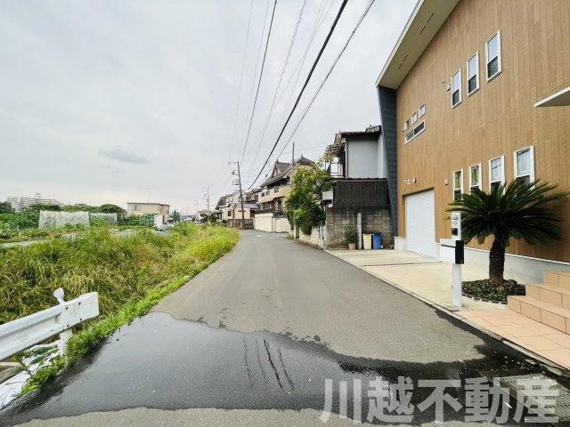 前面道路含む現地写真です