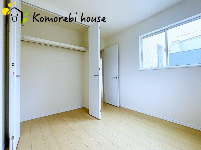 広くて明るい寝室