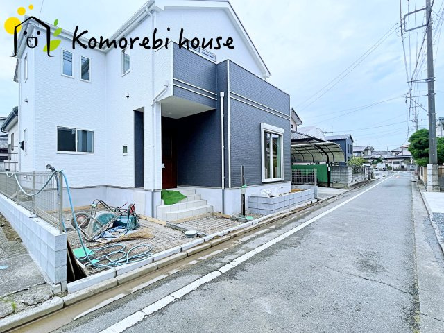 前面道路含む現地写真です