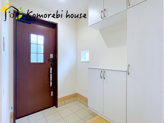 毎日通る玄関はこちらです