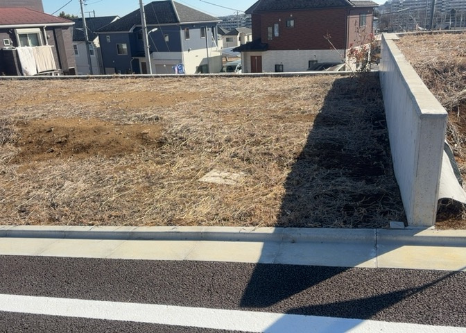 物件の詳細については、現地を見てわかること以外に、役所や法務局などで調べないとわからないことがあります。そのため、現地に行く場合は、もしこの物件を買ったらどのような生活ができるかをイメージしましょう。