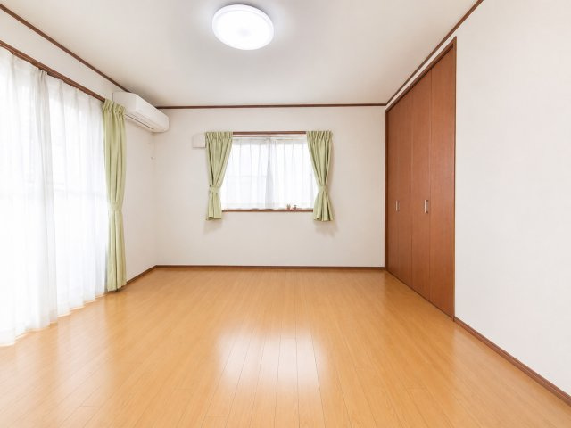 8帖の洋室でゆっくりお休み頂けます！