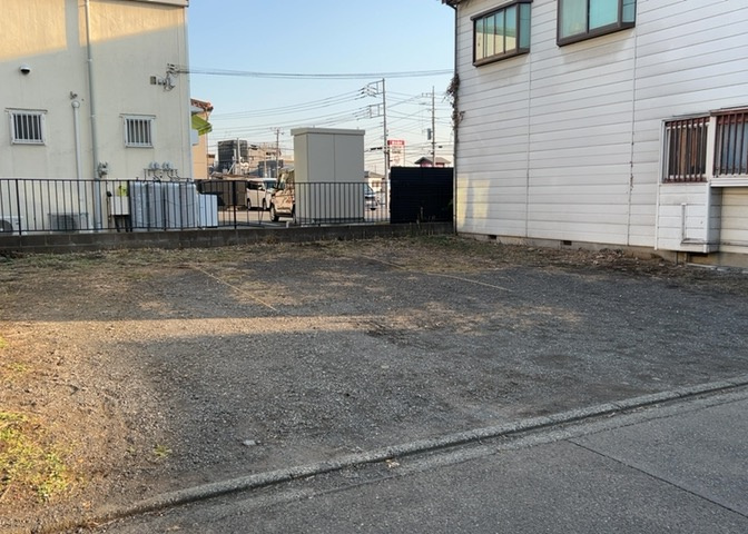 人が暮らすうえで日光は大切な要素となります。日当たりの良さは譲れないポイントですね。併せて近くに大きな建築物の建築予定がないか、あるいはそれが可能な土地が近くにないか事前に確認することもお勧めします。