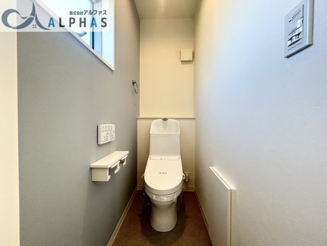2階にも洗浄便座付きトイレあります♪