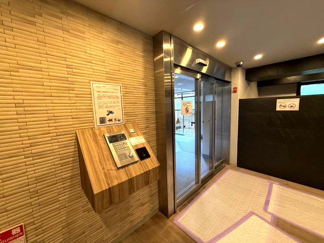 清潔なエントランスです