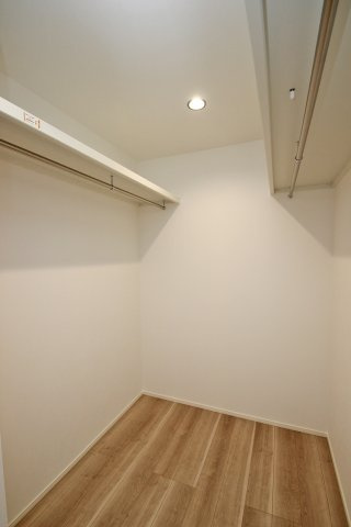 2階に設けたファミクロ。季節用品や大型荷物の収納にオススメ。【プラン例】建物価格2040万円~、建物面積101.01？