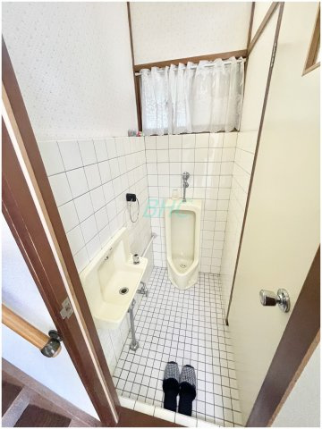 プライベート空間として機能や内装にこだわった、優しい雰囲気のトイレはリラックス空間へ。