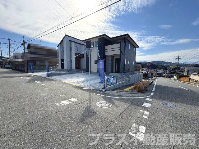 現地写真。プラス不動産販売なら、現場の全ての棟をまとめてご見学頂けます。