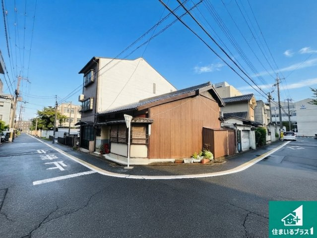 周辺は落ち着いた街並みの住宅地！子育てがしやすい住環境です！現地でしかわからない事もございます。是非一度ご覧ください。
