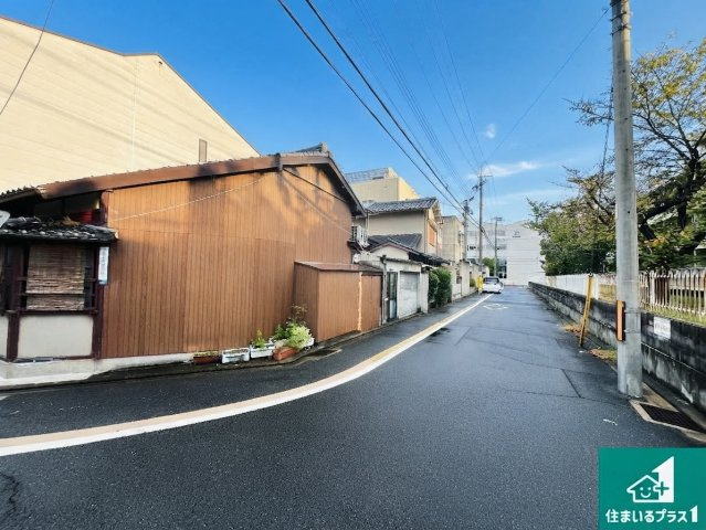 周辺は落ち着いた街並みの住宅地！子育てがしやすい住環境です！