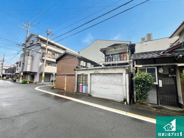 周辺は落ち着いた街並みの住宅地！子育てがしやすい住環境です！現地でしかわからない事もございます。是非一度ご覧ください。