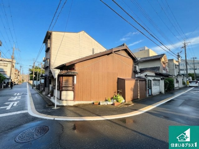 周辺は落ち着いた街並みの住宅地！子育てがしやすい住環境です！現地でしかわからない事もございます。是非一度ご覧ください。