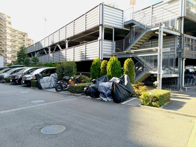 【駐車場】