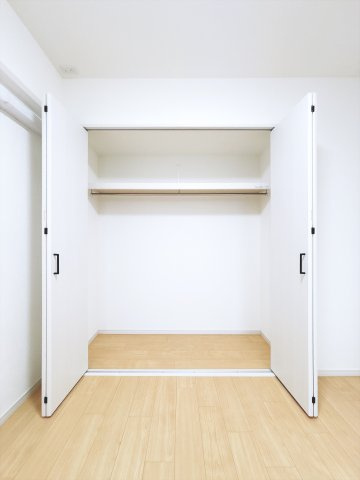 北東側4.8帖洋室収納