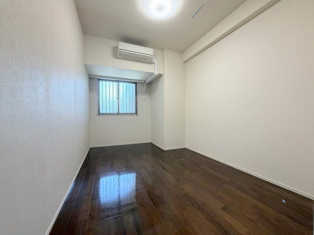 エアコン付きの洋室6.8帖・主寝室としていかがでしょう