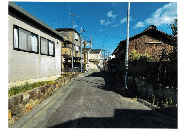 前面道路含む現地写真です