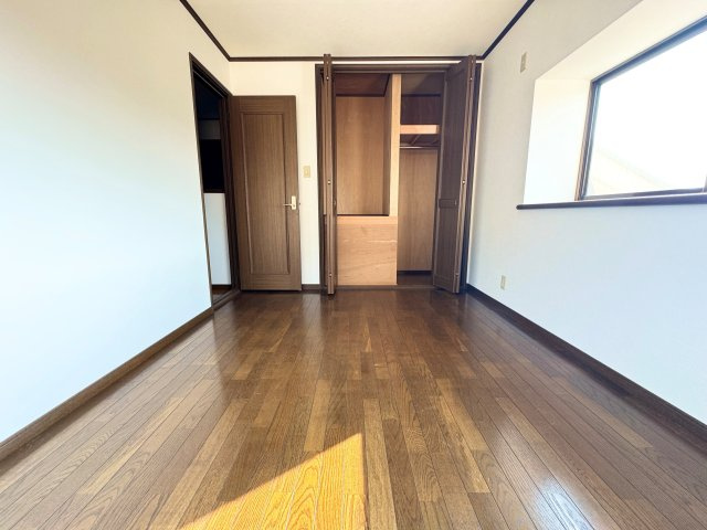 各居室に収納があり、お部屋をスッキリ保てます。