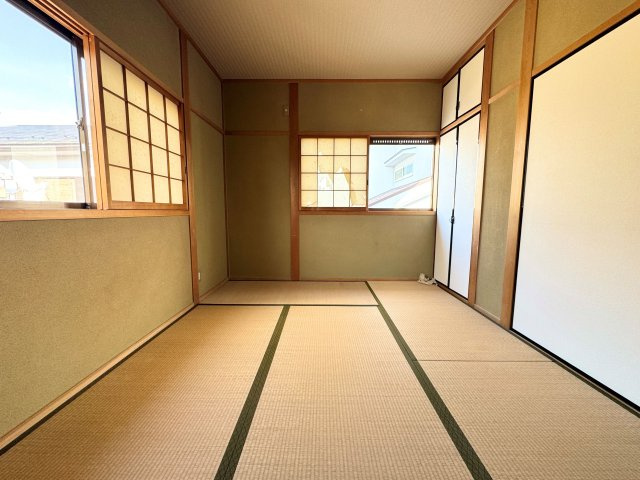 い草の香りが感じられる和室。多目的に使える落ち着いた和の空間です。