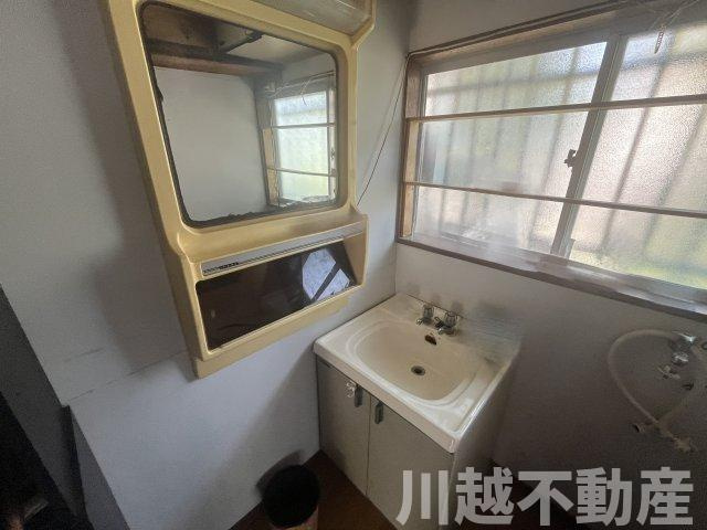 明るい洗面所です