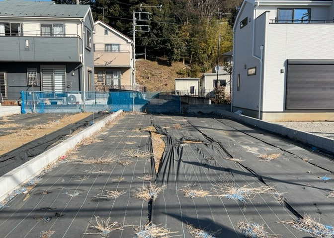 人が暮らすうえで日光は大切な要素となります。日当たりの良さは譲れないポイントですね。併せて近くに大きな建築物の建築予定がないか、あるいはそれが可能な土地が近くにないか事前に確認することもお勧めします。