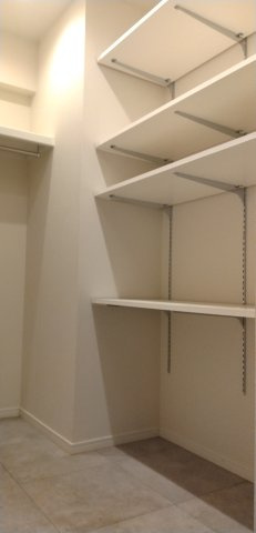 玄関横にはシューズインクローゼットがあり、収納豊富です