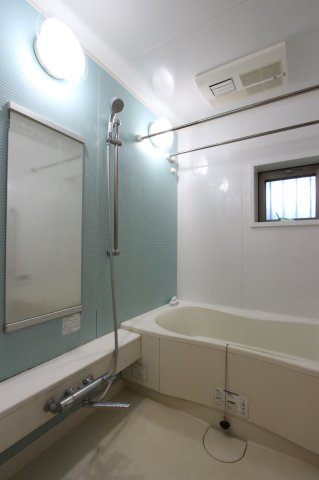 ユニットバスは1418サイズ！窓もあり換気に便利です！