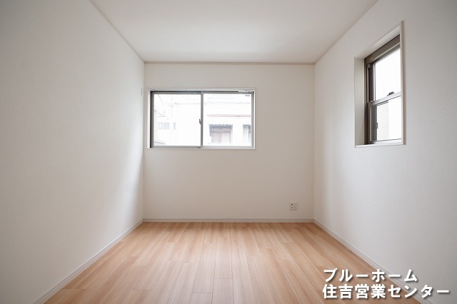 約6帖の洋室です！2面採光で明るいお部屋です！