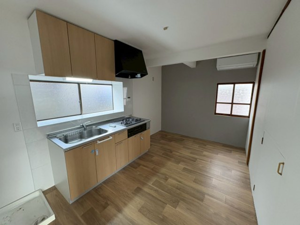 【安佐南区山本9丁目　土地建物のキッチン】