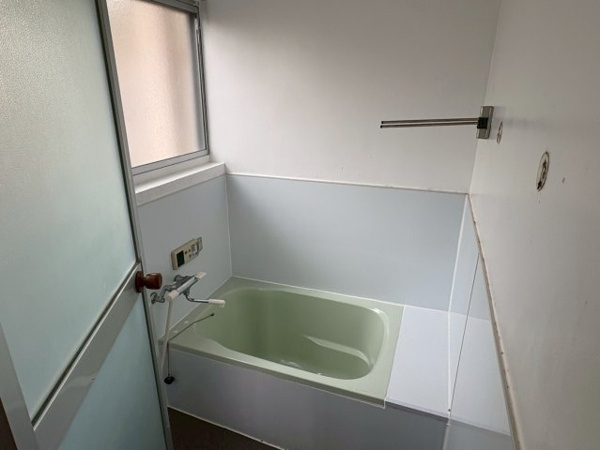 【安佐南区山本9丁目　土地建物の浴室】