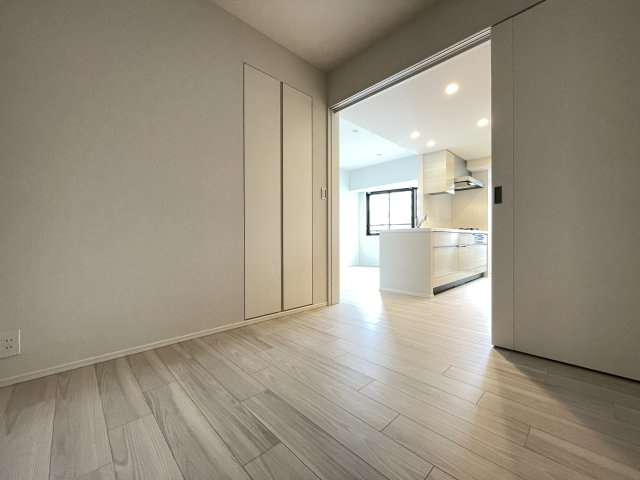 シンプルな洋室は、幅広い用途でお使いいただけます。　
