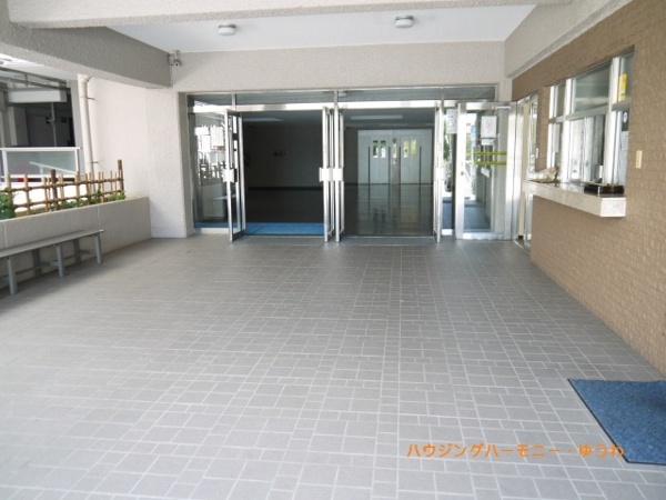 サニーコート滝野川のエントランス