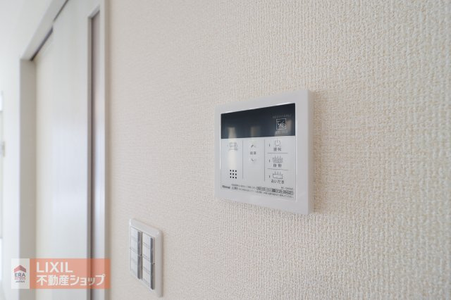 【温水設備】現地完成写真。給湯スイッチ付きで温度調整もラクラクです。