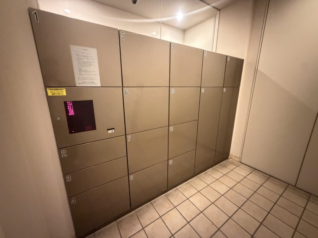 不在時も荷物を受け取れる宅配ボックス完備。忙しい方の生活をサポートします。