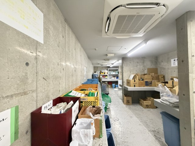 24時間利用可能なごみステーション完備。管理人による丁寧な管理で、いつも清潔に保たれています。