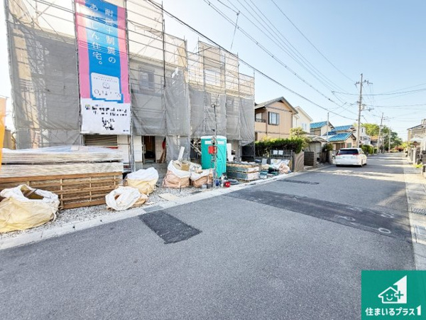 【城陽市寺田市ノ久保　第6期　新築一戸建ての前面道路含む現地写真】