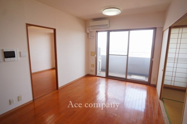 宅配ボックス完備マンションです♪