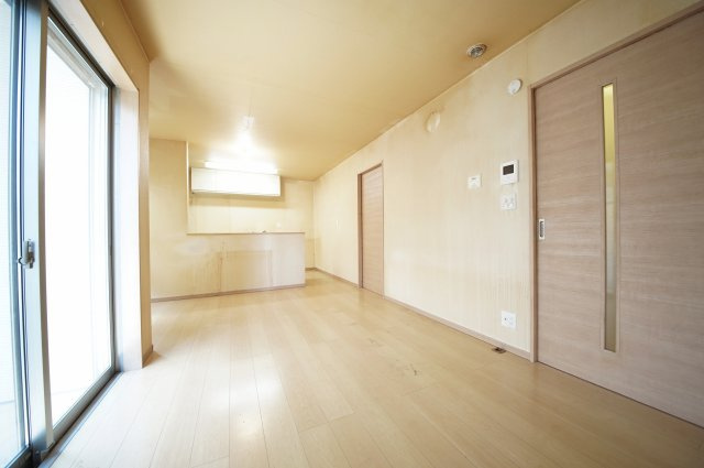 （リフォーム内容）コンロ、洗面台、トイレ交換・クロス貼替・ハウスクリーニング他