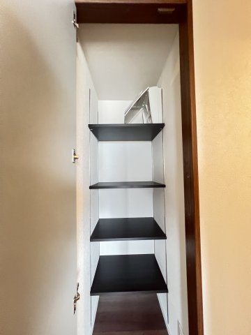 ホールの収納