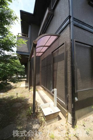 テラスと外水栓です