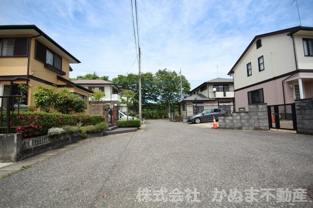 東側前面道路　幅員5ｍの公道です